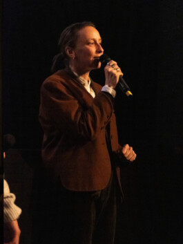 Foto von Panelgast auf der Bühne im Stadtkino Wien 