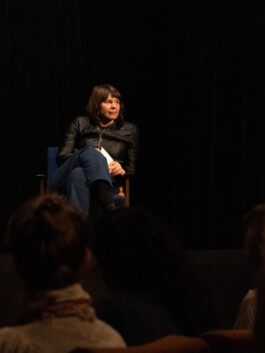 Foto von einem Panelgast auf der Bühne im Stadtkino Wien 