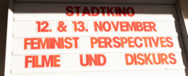 Veranstaltungsankündigung über dem Stadtkino Wien